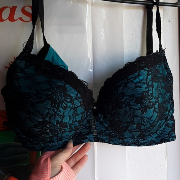 Bra - Picture 2 of 4